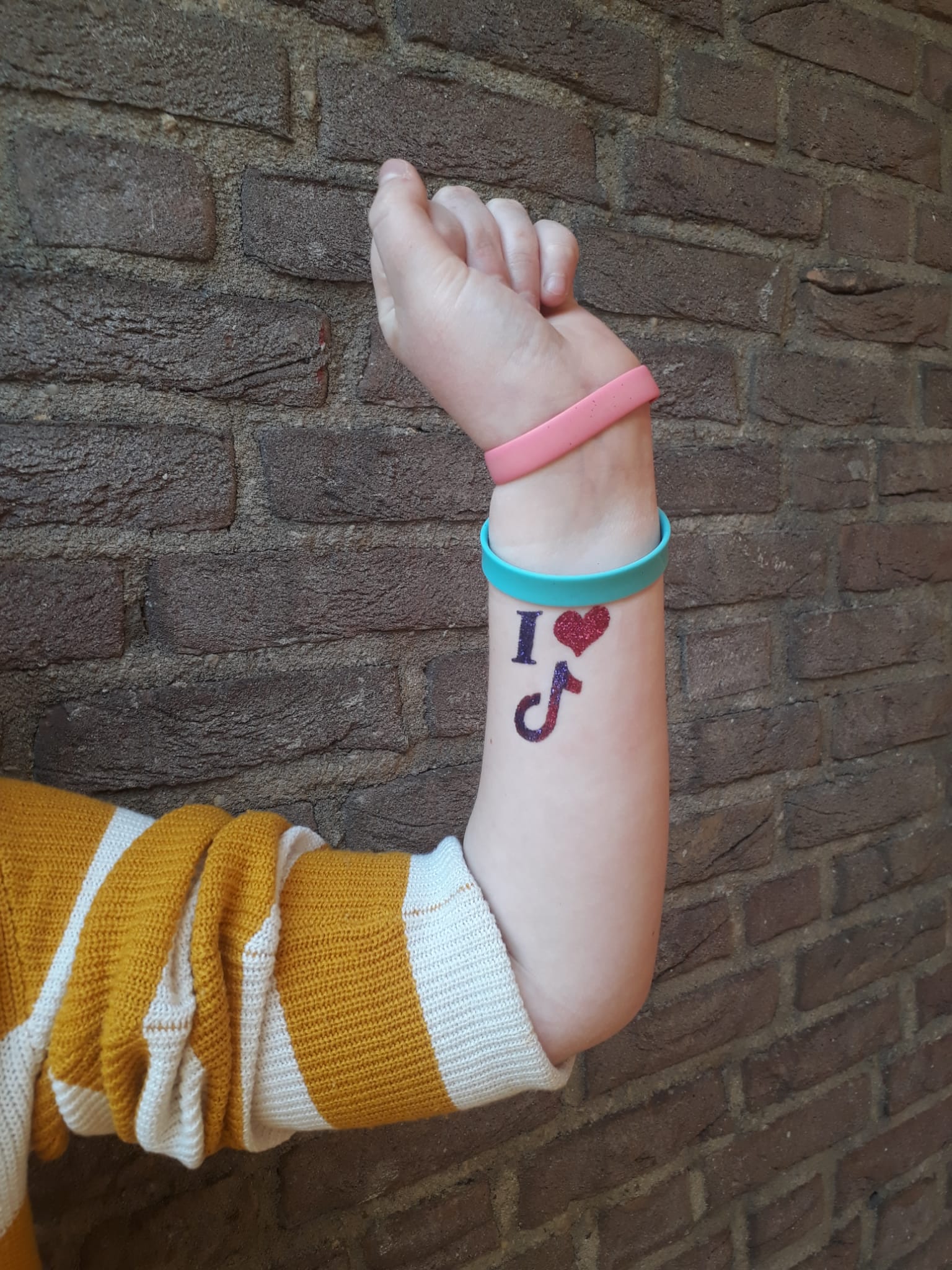 Glittertattoo tik tok gelderland